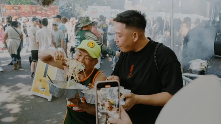 FoodieLand en San Diego reúne comida internacional, entretenimiento y experiencias gastronómicas familiares