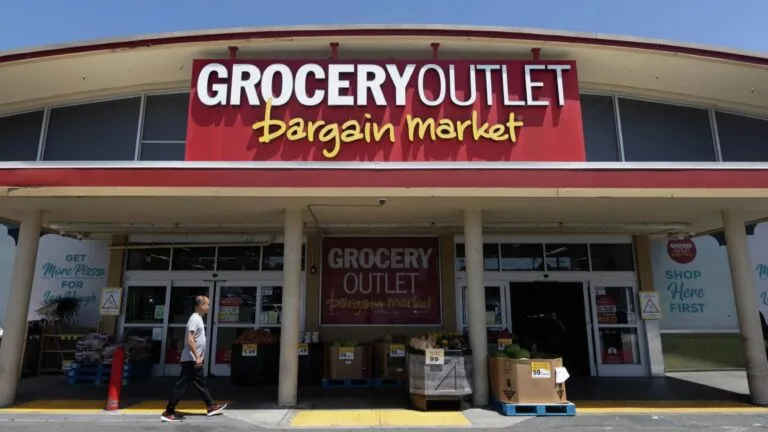 Grocery Outlet abre tienda en Pacific Beach con descuentos y productos accesibles para la comunidad