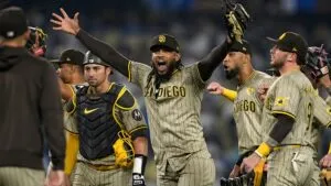 Afición en estadio durante MLB CDMX con Padres de San Diego y ambiente deportivo internacional