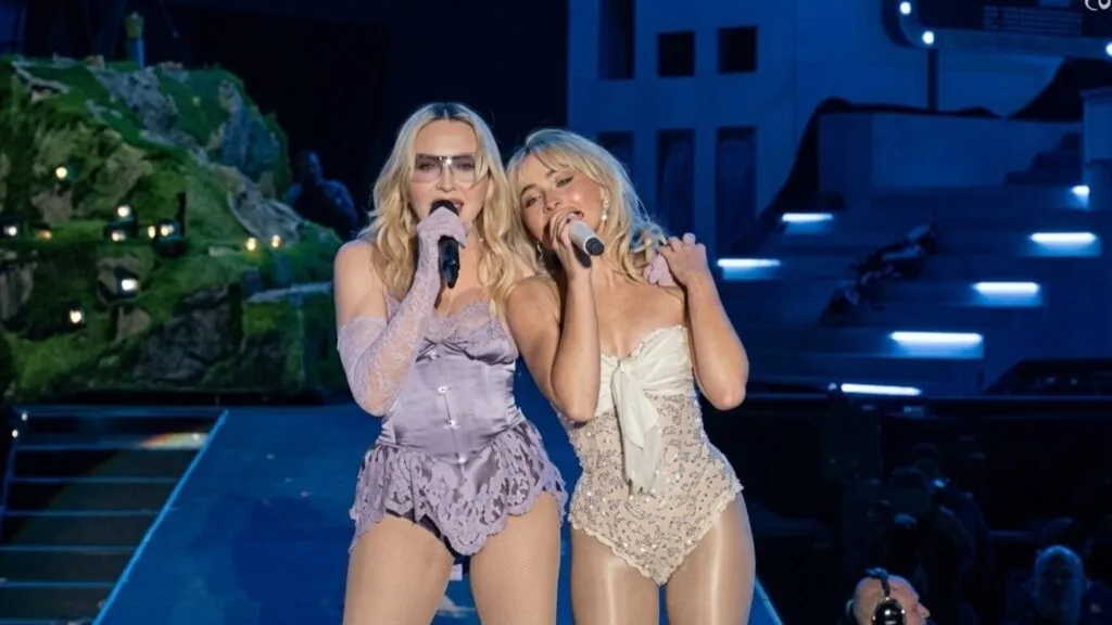 Sabrina Carpenter junto a Madonna en Coachella durante presentación histórica en el festival