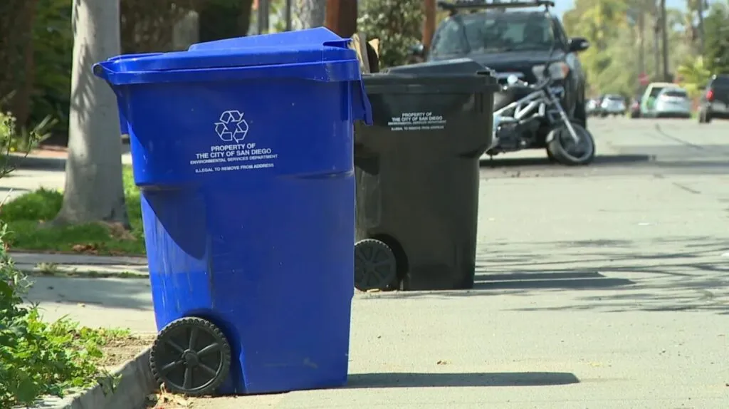 recolección de basura en San Diego con contenedores y servicio urbano en contexto de demanda por tarifas