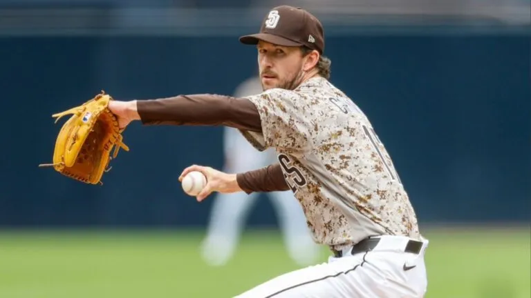 Griffin Canning lanza con Padres en San Diego durante su debut en victoria ante Medias Blancas
