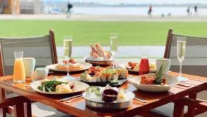 Día de las Madres en San Diego con brunch, buffets y experiencias gastronómicas en restaurantes