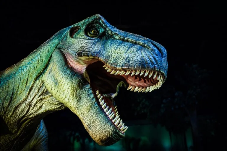 Jurassic Quest en San Diego con dinosaurios animatrónicos y actividades familiares durante el fin de semana
