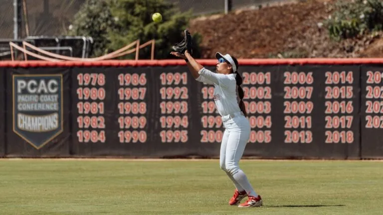 Jugadoras de Palomar College celebran histórica temporada de softball rumbo al campeonato estatal