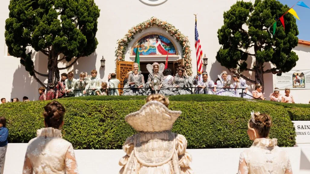 celebración comunitaria de Festa do Espírito Santo en Point Loma con tradición portuguesa