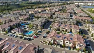 precios de la vivienda en San Diego reflejan alto costo y crecimiento moderado del mercado inmobiliario