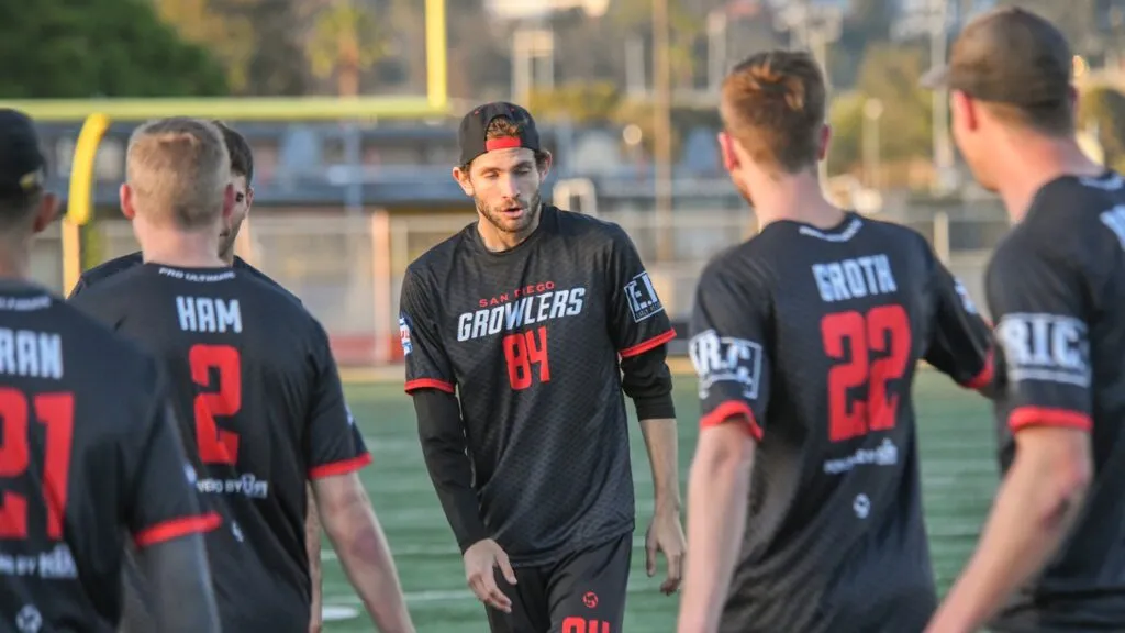 jugadores de los San Diego Growlers durante partido de ultimate frisbee