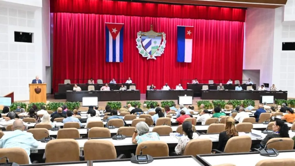 Cuba anuncia reformas económicas con apertura al sector privado y cambios en empresas estatales