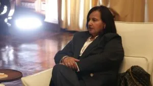 Dinorah Figuera durante su regreso a Venezuela para participar en conversaciones sobre reformas electorales