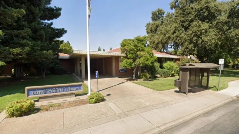 Operativo policial tras un tiroteo en una biblioteca pública de California con víctimas mortales