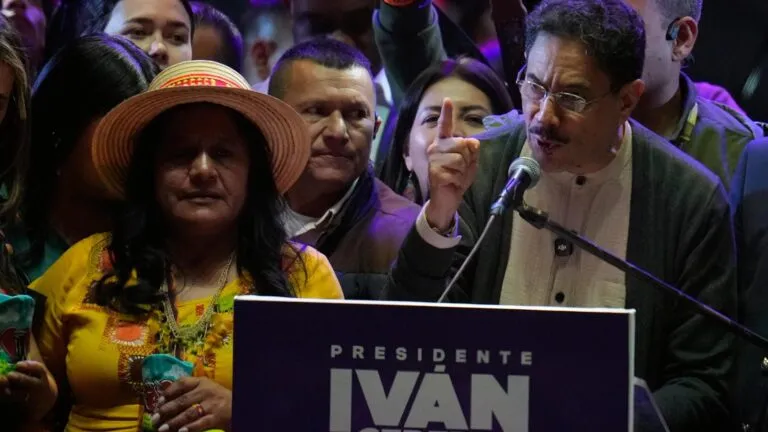 Iván Cepeda durante actos de campaña rumbo a la segunda vuelta presidencial en Colombia
