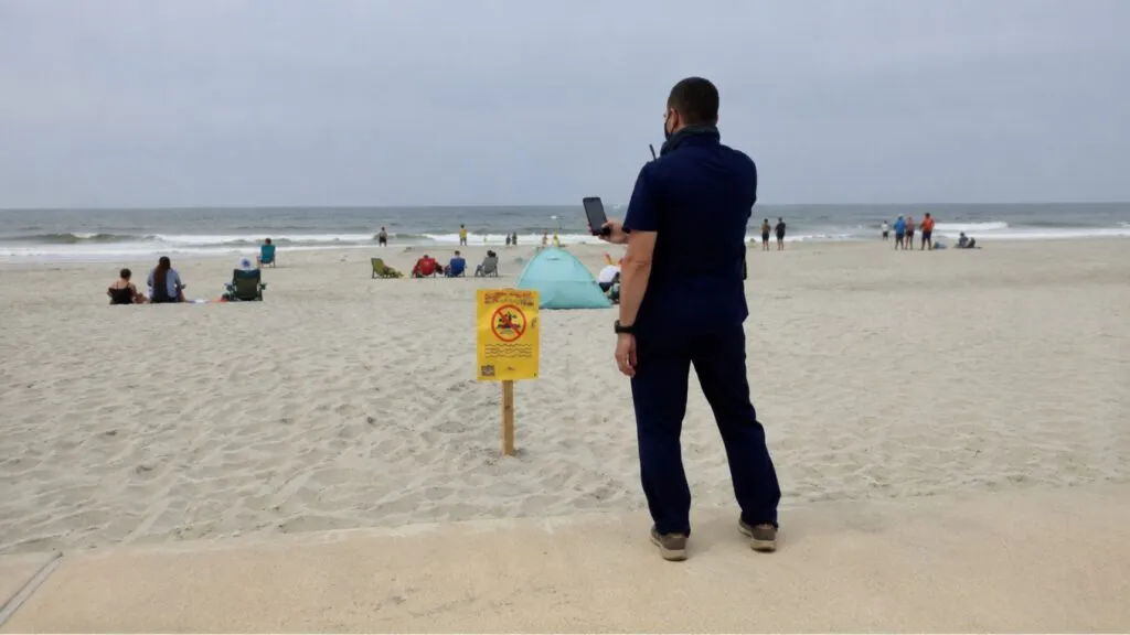 Playa Coronado cerrada para nadar por contaminación ligada a aguas residuales de Tijuana en San Diego