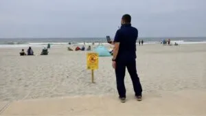 Playa Coronado cerrada para nadar por contaminación ligada a aguas residuales de Tijuana en San Diego