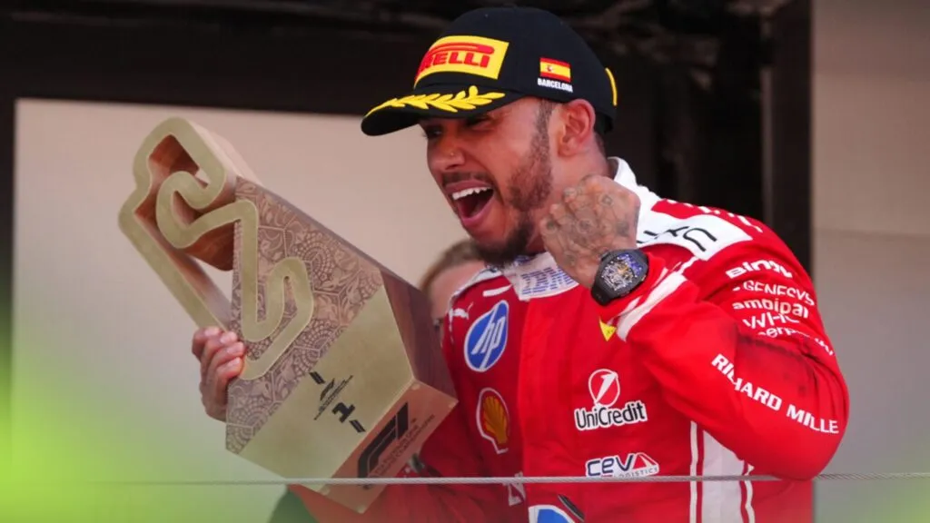 Lewis Hamilton celebra su primera victoria con Ferrari en el Gran Premio de Barcelona