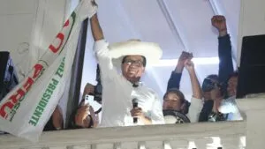 Roberto Sánchez durante una movilización tras anunciar la impugnación de los resultados electorales en Perú