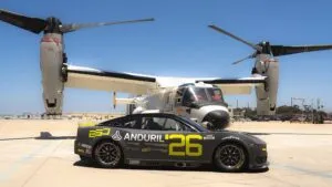 NASCAR compitiendo en el nuevo circuito urbano de San Diego dentro de una base militar activa