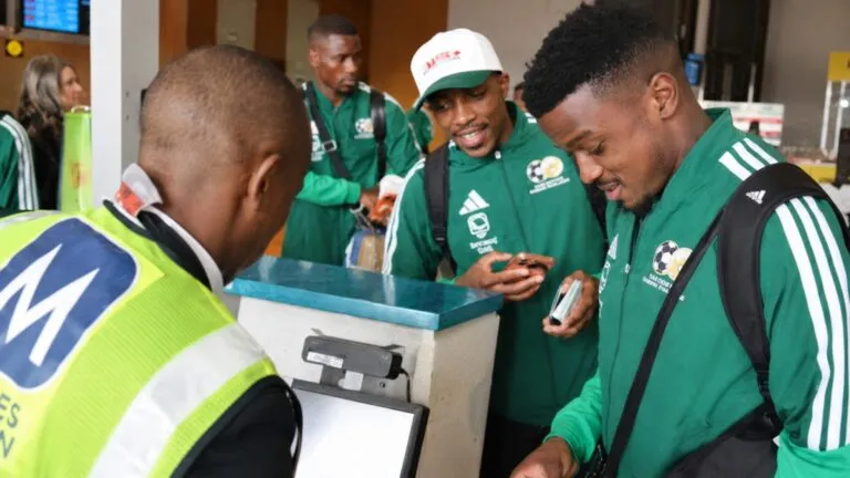 Selección de Sudáfrica llega a México para preparar su debut en el Mundial 2026 ante la selección mexicana