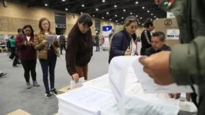Conteo electoral en Colombia con ventaja mínima y anuncios de impugnación presidencial
