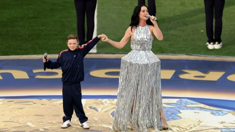 Tius Luka junto a Katy Perry durante los preparativos de la inauguración del Mundial 2026