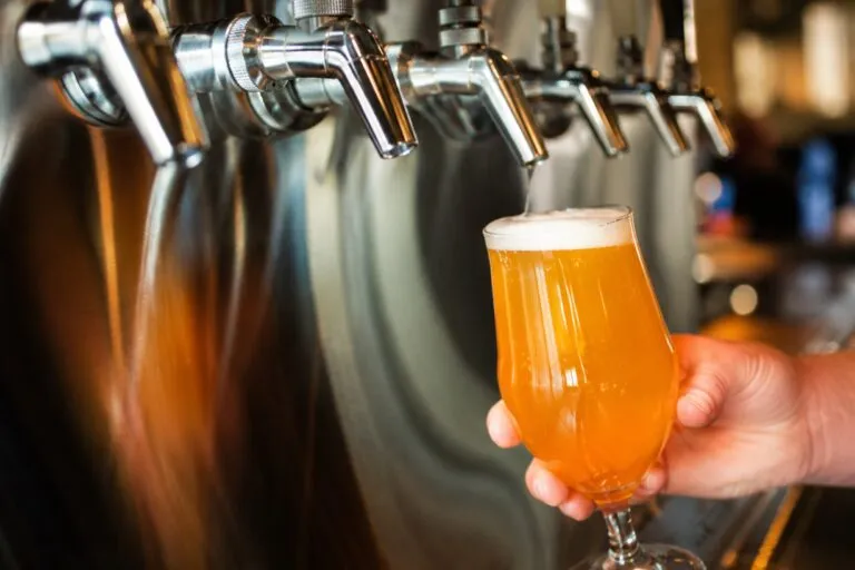Disputa legal de Ballast Point en San Diego mientras la cervecería continúa operando durante el proceso judicial.