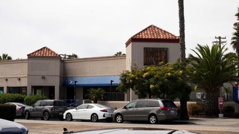 Proyecto para sustituir el antiguo IHOP de Pacific Beach por un desarrollo multifamiliar