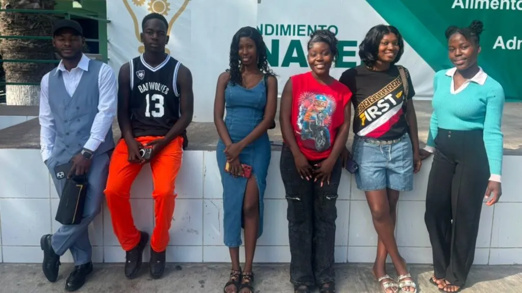 Integración educativa de estudiantes migrantes que concluyeron el nivel medio superior en Baja California.