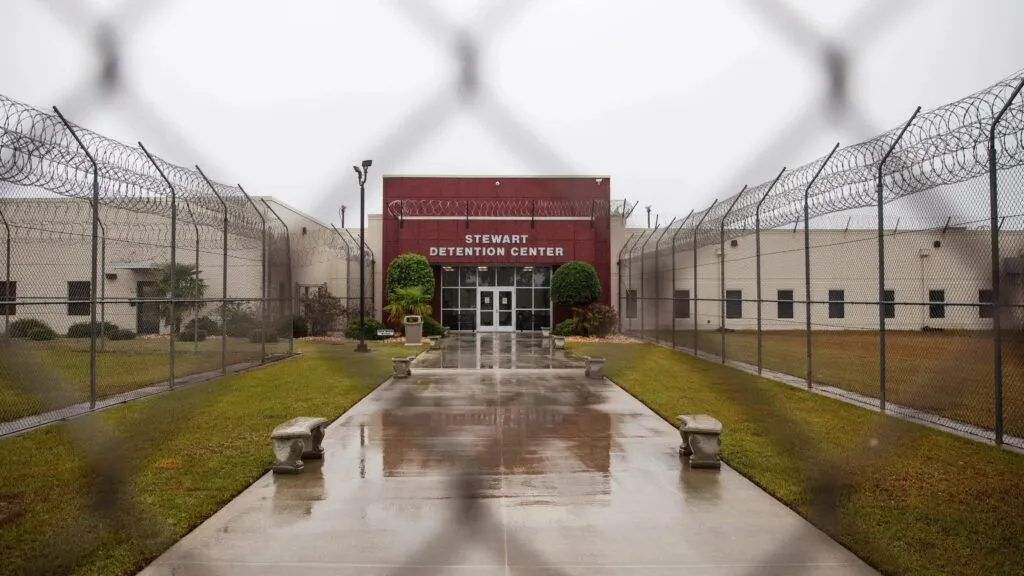Fallecimiento de un mexicano tras permanecer en un centro de detención del ICE