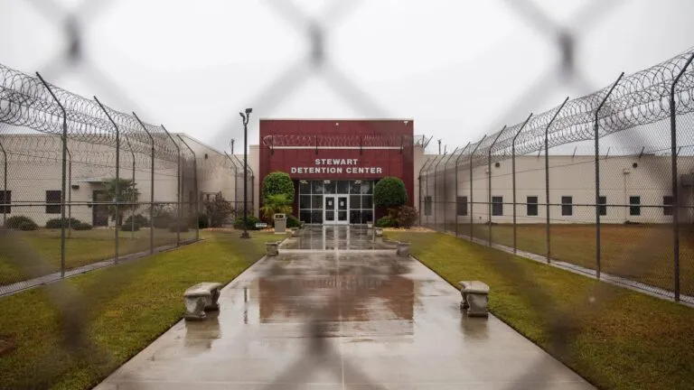 Fallecimiento de un mexicano tras permanecer en un centro de detención del ICE