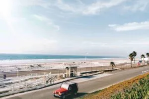 Calor extremo afecta San Diego con altas temperaturas y autoridades llaman a prevenir golpes de calor e incendios.