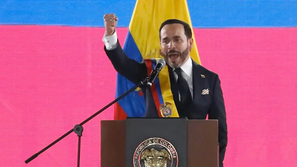 Abelardo De la Espriella asume la presidencia de Colombia en Cali y presenta sus primeras prioridades de gobierno.