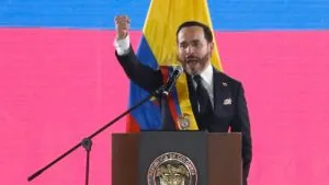 Abelardo De la Espriella asume la presidencia de Colombia en Cali y presenta sus primeras prioridades de gobierno.