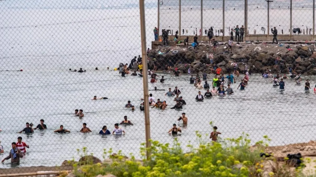 Ceuta concentra una crisis migratoria que aumenta la tensión política en Marruecos y genera reclamos para investigar las muertes.