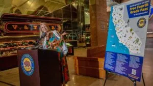 Pase gratuito para estudiantes de cuarto grado y sus familias permite visitar 54 parques estatales de California durante el ciclo escolar.