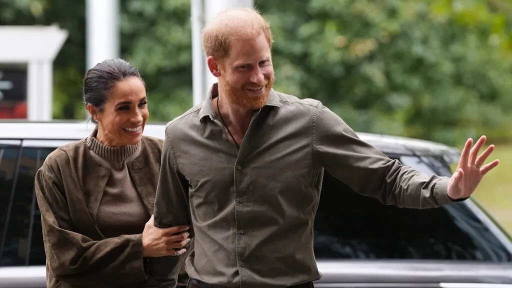 Harry y Meghan planean regresar al Reino Unido con sus hijos tras más de seis años viviendo en Estados Unidos.