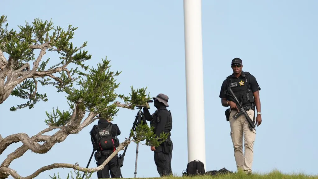 Trump y operativo de seguridad tras el arresto de un hombre cerca de un campo de golf en California