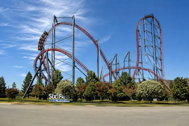 X2 de Six Flags permanece cerrada en California tras dos casos de hemorragia cerebral que requirieron cirugía de emergencia.