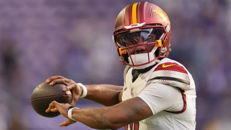 Josh Johnson busca un lugar con los Cincinnati Bengals a los 40 años.
