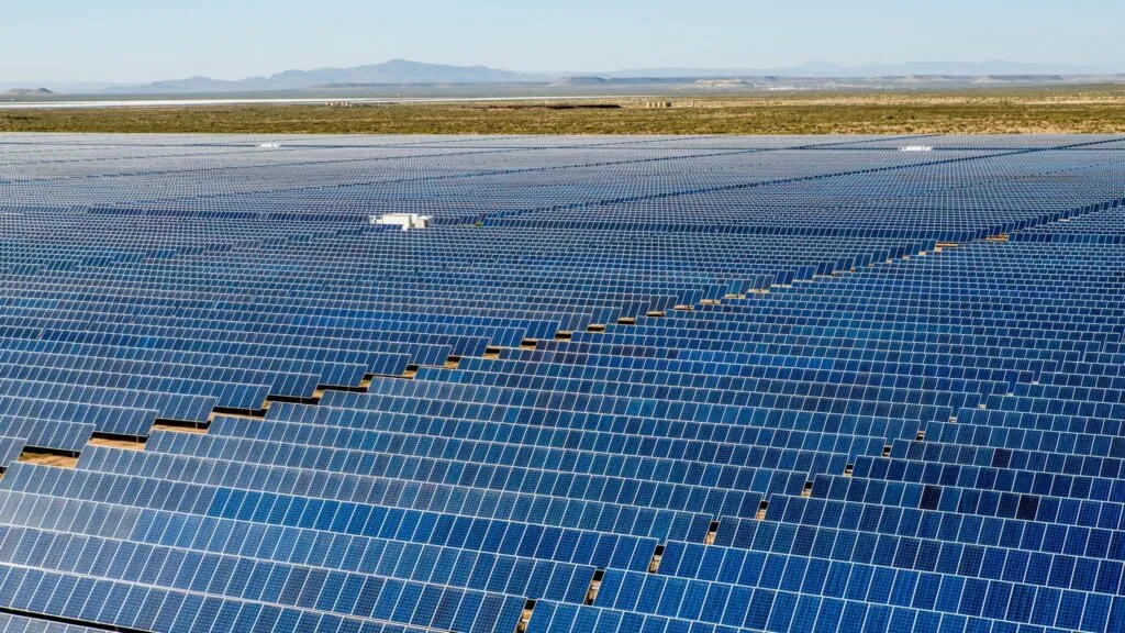 Recurrent Energy obtiene financiamiento para desarrollar Cobalt Solar, proyecto de energía solar de 330 MW en California.