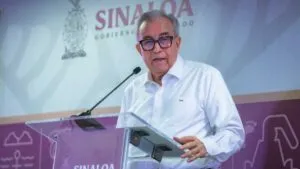 Rubén Rocha Moya retoma la gubernatura de Sinaloa después de permanecer 112 días con licencia.