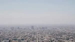 Senadores impulsan revocar las normas de emisiones vehiculares de California aprobadas bajo la Ley de Aire Limpio
