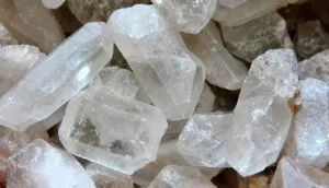 Silicosis en California afecta a trabajadores del cuarzo que fabrican encimeras de piedra artificial