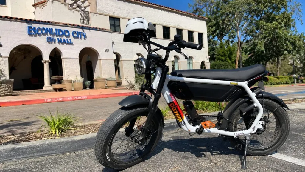 E-bikes en Escondido ante nuevas reglas para menores y seguridad vial