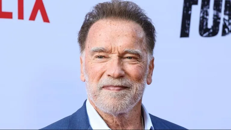 Arnold Schwarzenegger donó 16 hectáreas para conservar terrenos naturales y ayudar a completar el Backbone Trail en California.