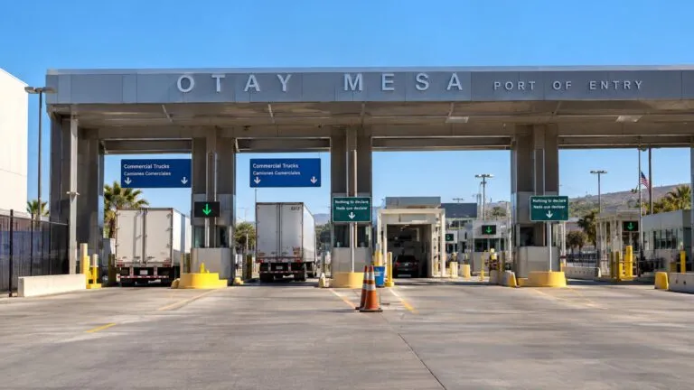 Garita de Otay facilita transporte de carga entre Tijuana y San Diego