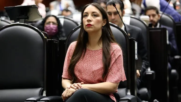 Julieta Ramírez aparece vinculada a una investigación federal mientras busca la gubernatura de Baja California.