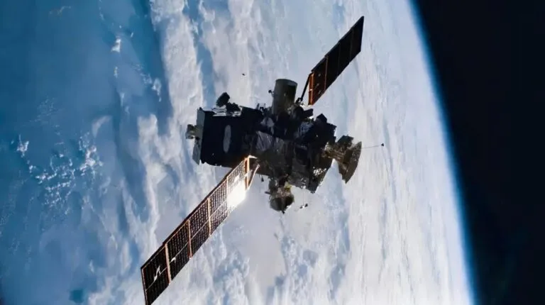 México lanzará un satélite de telecomunicaciones en 2030 para mejorar la conectividad y llevar internet a comunidades alejadas.