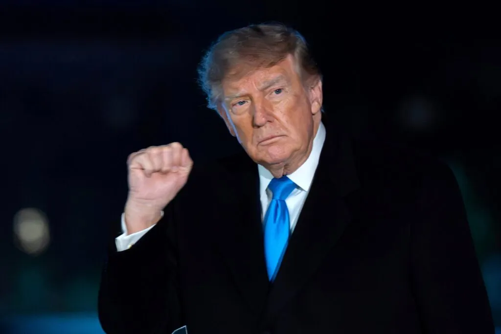 Trump y San Diego generan controversia después de comentarios del presidente estadounidense relacionados con Irán.