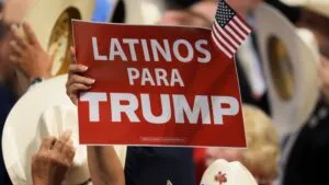 Votantes latinos muestran descontento con los partidos políticos antes de las elecciones legislativas de Estados Unidos.