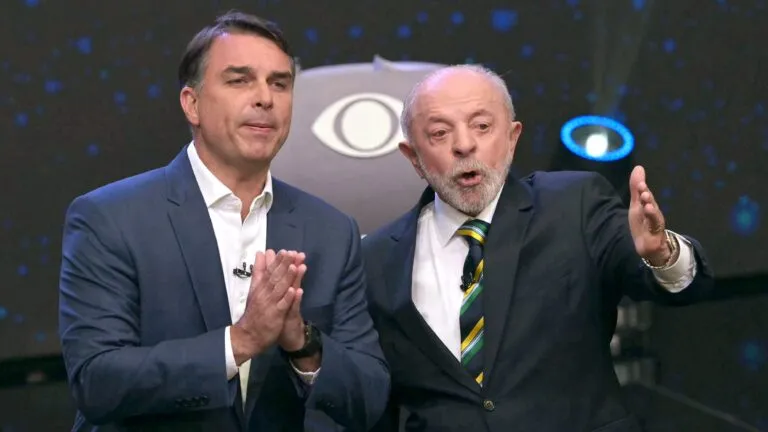 Lula y Flávio Bolsonaro protagonizan un debate presidencial marcado por acusaciones sobre corrupción, economía y soberanía.
